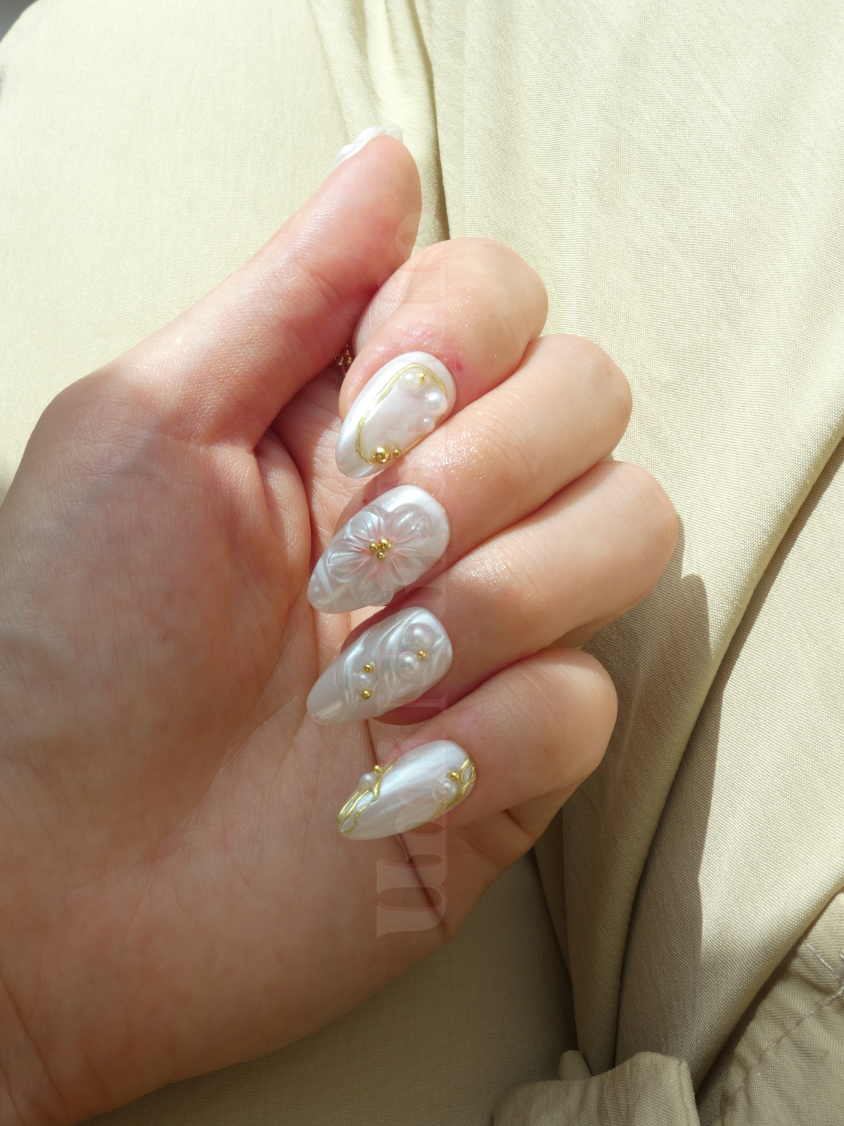 Blanc Luxe 3D Press-On Nails